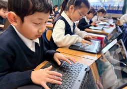 02.12　キーボードはともだち